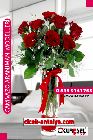 11 KIRMIZI GÜL ÜRÜN KODU CV01 Cam Vazolu Çiçek Aranjman