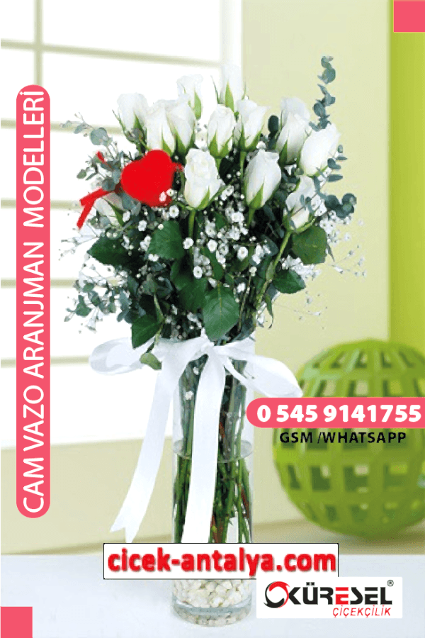 17 BEYAZ GÜL ÜRÜN KODU CV06 Cam Vazolu Çiçek Aranjman